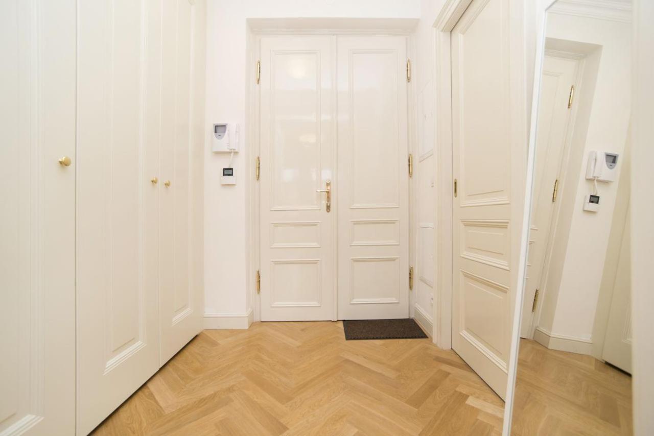 Milosrdnych Apartments Prag Zimmer foto