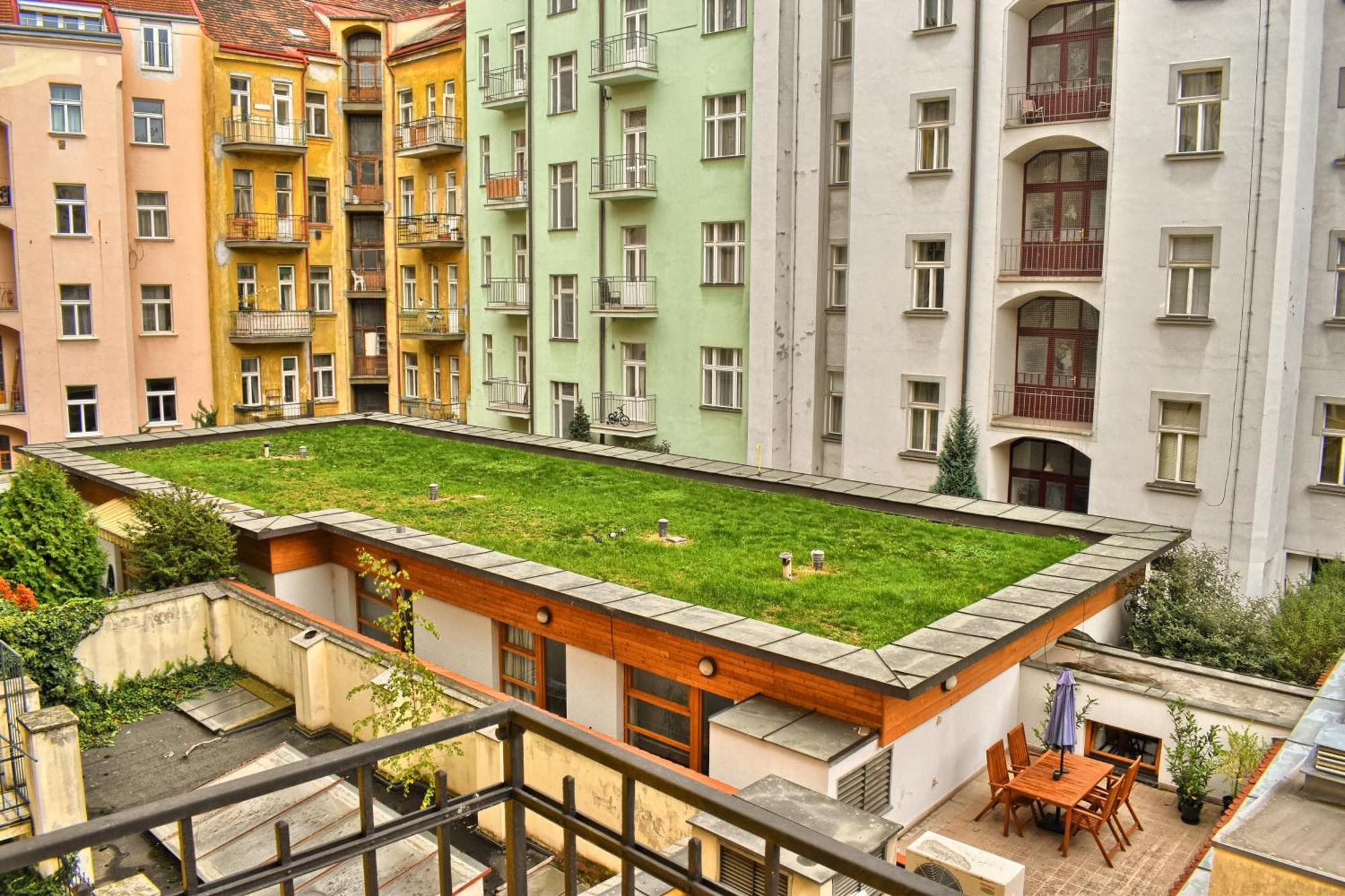 Milosrdnych Apartments Prag Zimmer foto